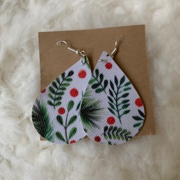 Dat Holiday Earring Set 🌲 - Picture 5 of 5